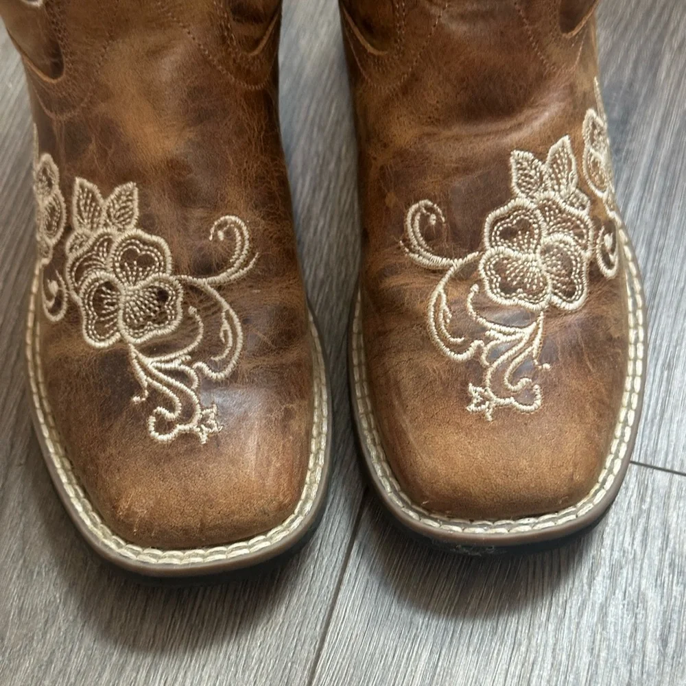 Shyanne Floral Embroidered Western Leather Brown Boots - Picture 8 of 13